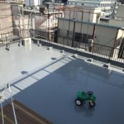 屋上の防水工事（ウレタン塗膜・通気緩衝工法）