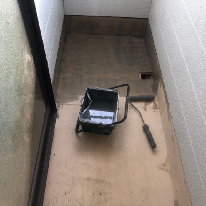 ベランダの防水工事（ウレタン塗膜 通気緩衝工法）｜東京都板橋区赤塚のAアパートにて雨漏り修理
