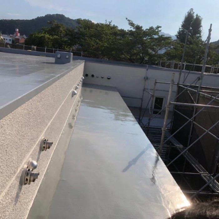 屋上の庇（ひさし）部分の防水工事｜東京都八王子市廿里町のHマンションにて雨漏り修理