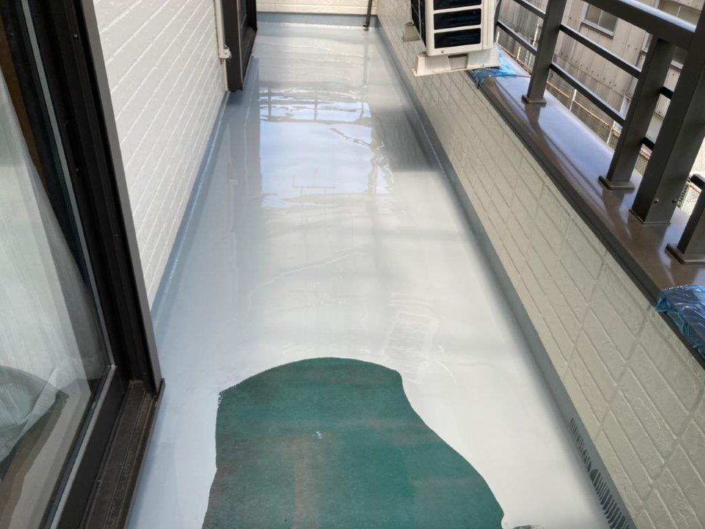 床平面部のウレタン塗布