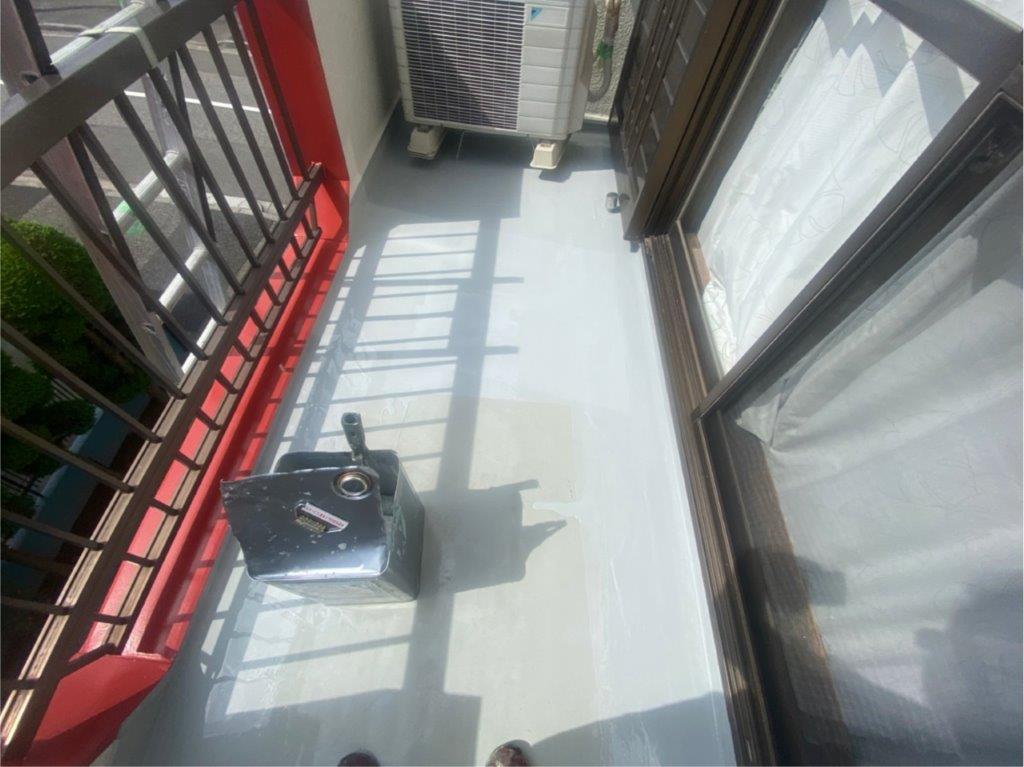 2層目のウレタン塗布（床平面部）
