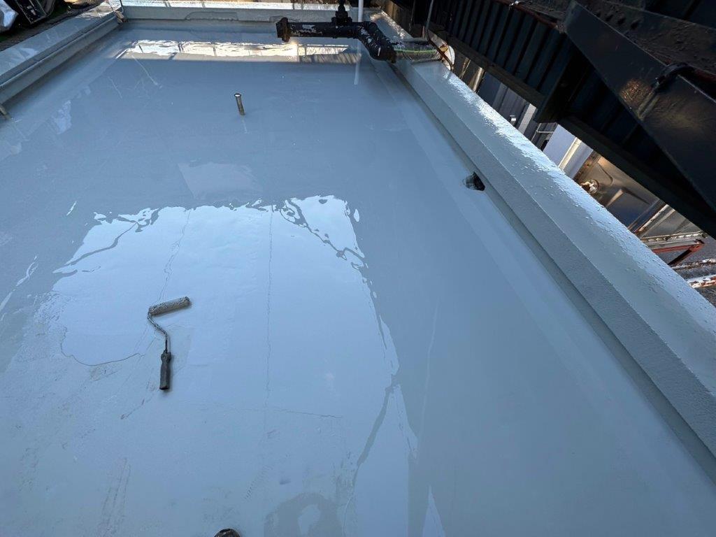 東京都中央区 屋上ウレタン防水2層目施工状況