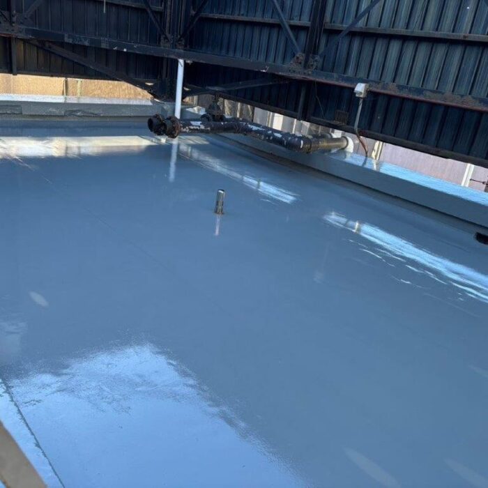 東京都中央区 商業ビル屋上防水工事完了後の全景