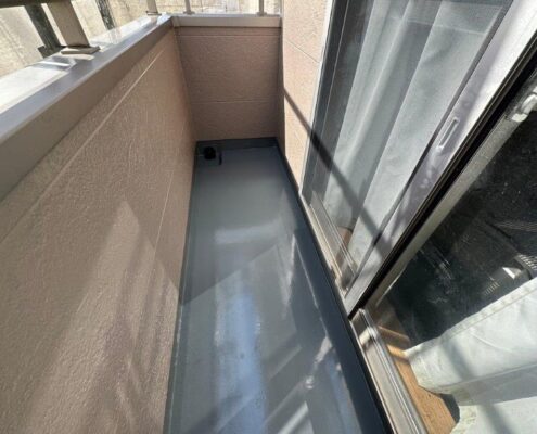 埼玉県入間市 分譲マンション ベランダ防水工事完了｜ウレタン通気緩衝工法仕上がり