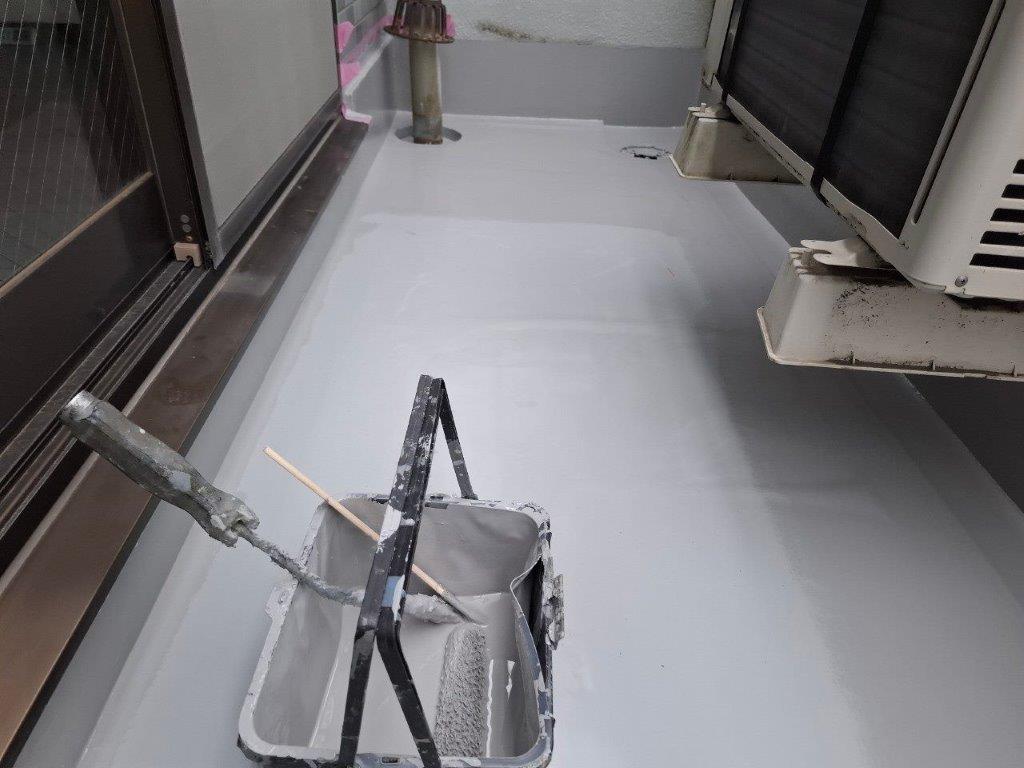 バルコニー防水工事 完了後|トップコート仕上げの状態