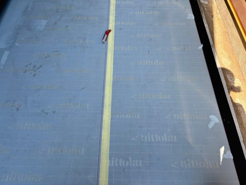 東京都杉並区 ルーフバルコニー防水 通気緩衝シート貼り