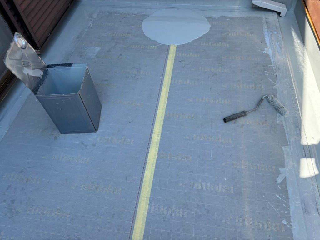 東京都杉並区 ルーフバルコニー防水 ウレタン防水材準備