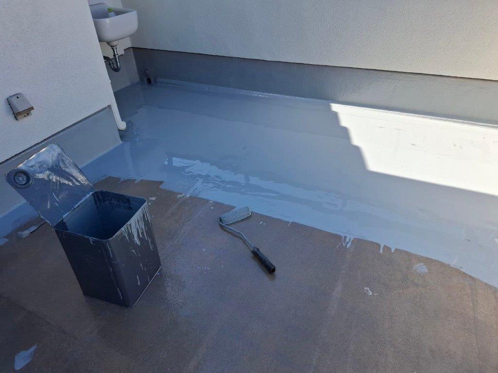 神奈川県鎌倉市 サービスバルコニー防水 ウレタン1層目